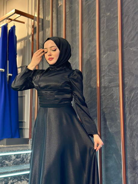 Beli Pilise Detaylı Abiye Siyah