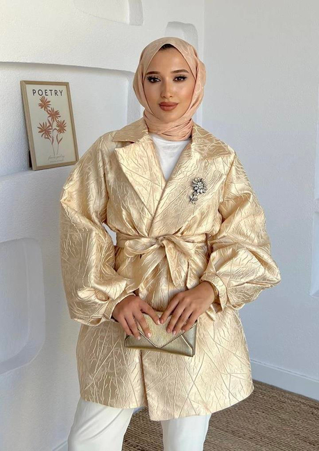 Broşlu Tafta Ceket Bej - Moda AlaBroşlu Tafta Ceket Bej
