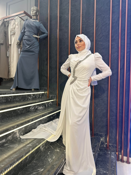 Büzgü Detaylı Taşlı Abiye Beyaz