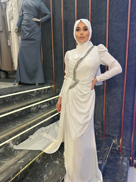 Büzgü Detaylı Taşlı Abiye Beyaz