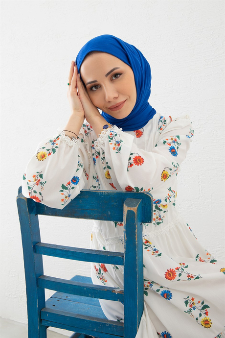 Moda Ala Tesettür Elbise Modelleri | Dantelli Çiçekli Elbise BeyazDantelli Çiçekli Elbise Beyaz