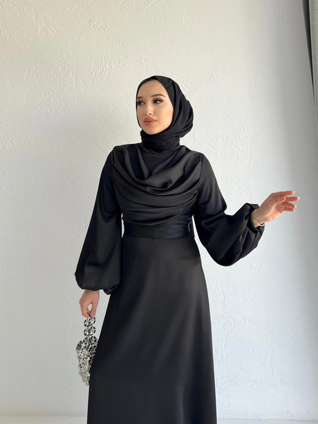 Degajeli Saten Elbise Siyah | Moda AlaDegajeli Saten Elbise Siyah