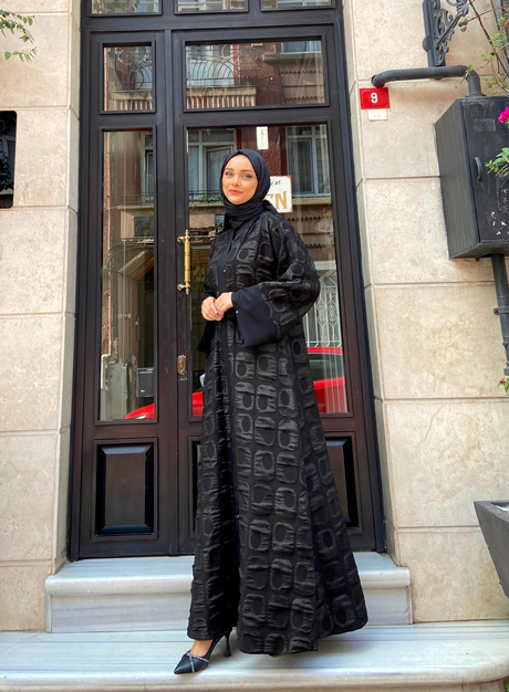 Desenli Keten İpek Abaya Siyah