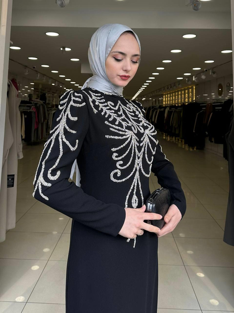 Desenli Taşlı Krep Abiye Siyah
