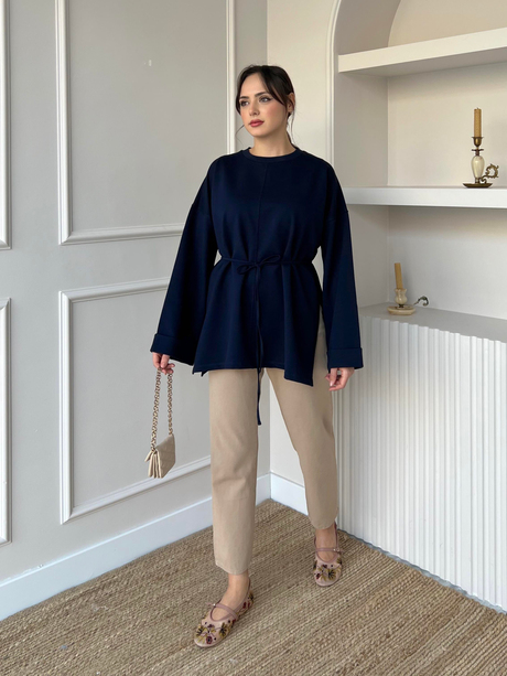 Dikiş Detaylı Yırtmaçlı Sweatshirt Lacivert