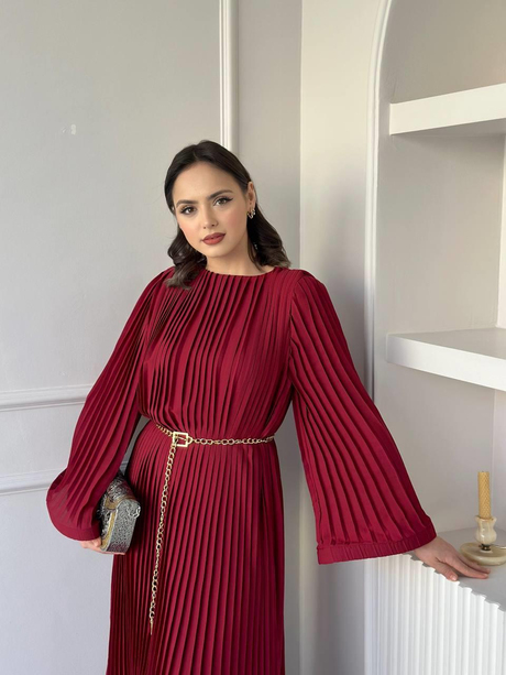 Gold Kemerli Piliseli Elbise Bordo