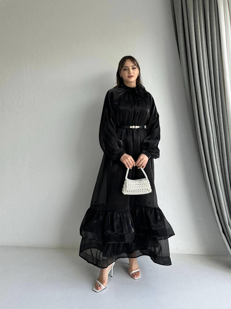 Gül Broşlu Organze Elbise Siyah | Moda AlaGül Broşlu Organze Elbise Siyah
