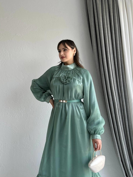 Gül Broşlu Organze Elbise Yeşil | Moda AlaGül Broşlu Organze Elbise Yeşil