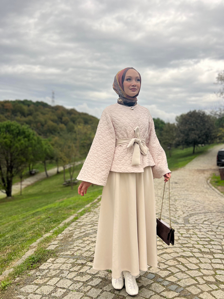 KAPİTONE ETEKLİ TAKIM Taş