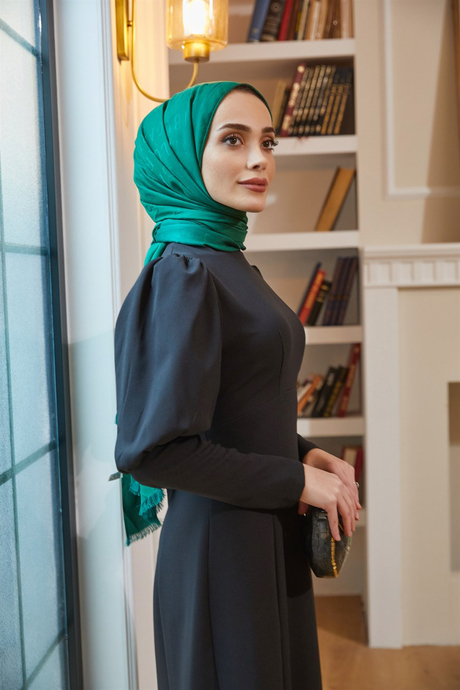 Kendinden Desenli Elbise Siyah