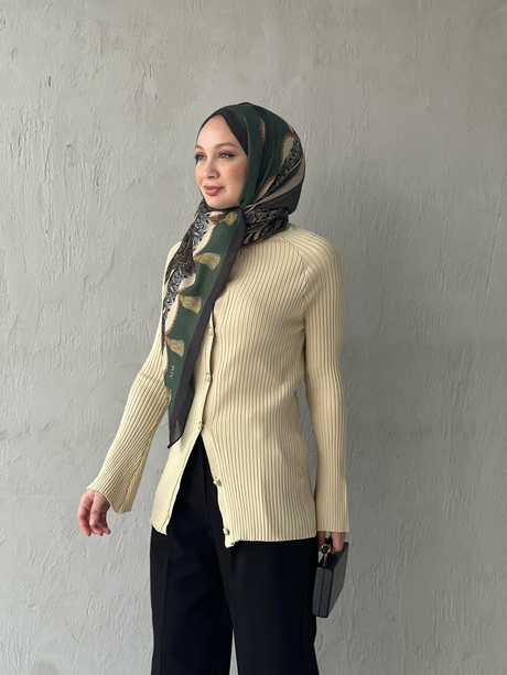 LAW HIRKA Taş