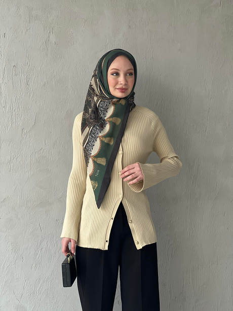 LAW HIRKA Taş