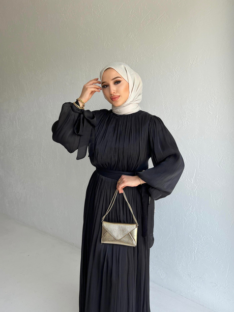 Mini Piliseli Elbise Siyah | Moda AlaMini Piliseli Elbise Siyah