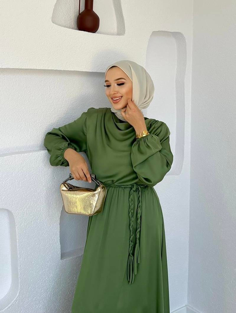 Örgü Kemerli Saten Elbise Çağla - Moda AlaÖrgü Kemerli Saten Elbise Çağla