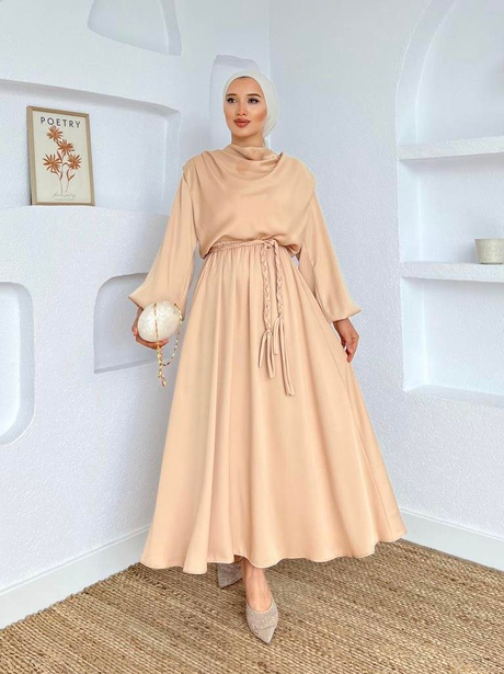 Örgü Kemerli Saten Elbise Gold