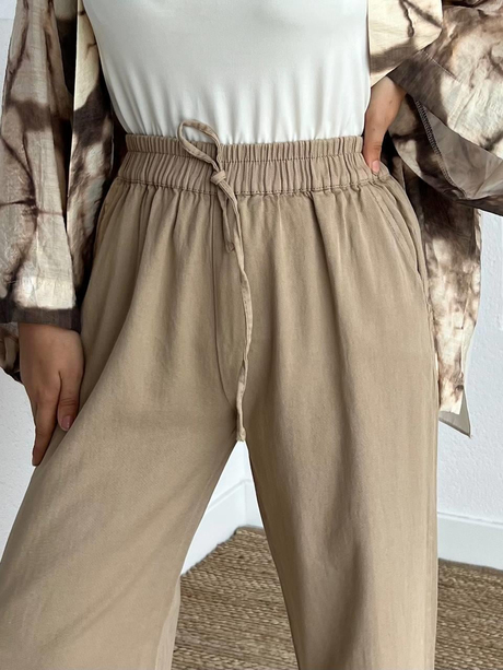 Paçası Püsküllü Gabardin Pantolon Bej - Moda AlaPaçası Püsküllü Gabardin Pantolon Bej