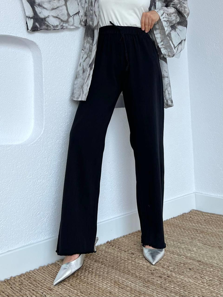 Paçası Püsküllü Gabardin Pantolon Siyah - Moda AlaPaçası Püsküllü Gabardin Pantolon Siyah