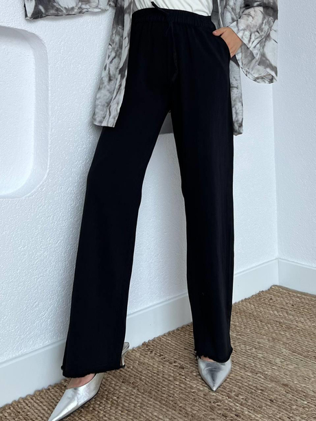Paçası Püsküllü Gabardin Pantolon Siyah - Moda AlaPaçası Püsküllü Gabardin Pantolon Siyah