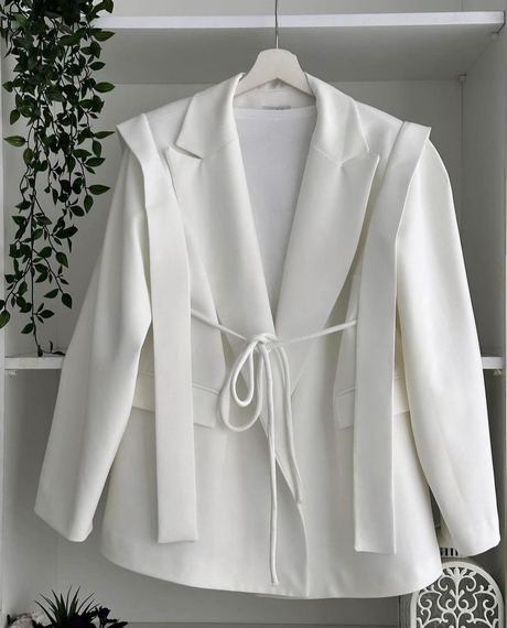Parçalı Blazer Ceket Beyaz | Moda AlaParçalı Blazer Ceket Beyaz
