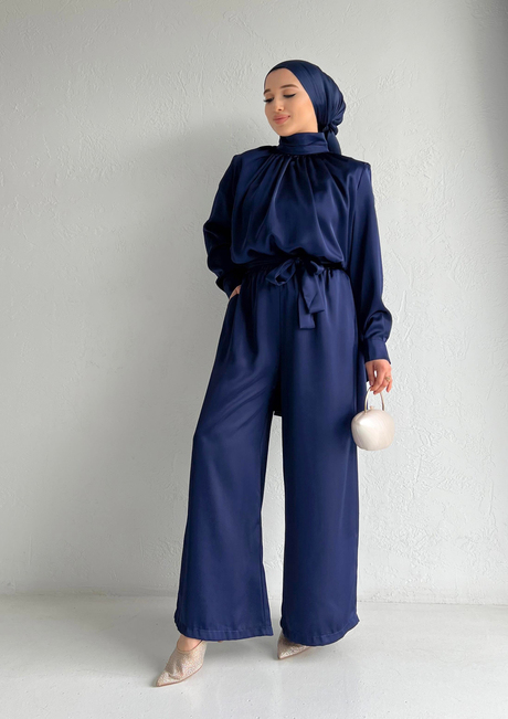 Pelerinli Saten Takım Lacivert | Moda AlaPelerinli Saten Takım Lacivert