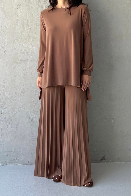 Piliseli Pantolonlu Sandy Takım Bej - Moda AlaPiliseli Pantolonlu Sandy Takım Bej