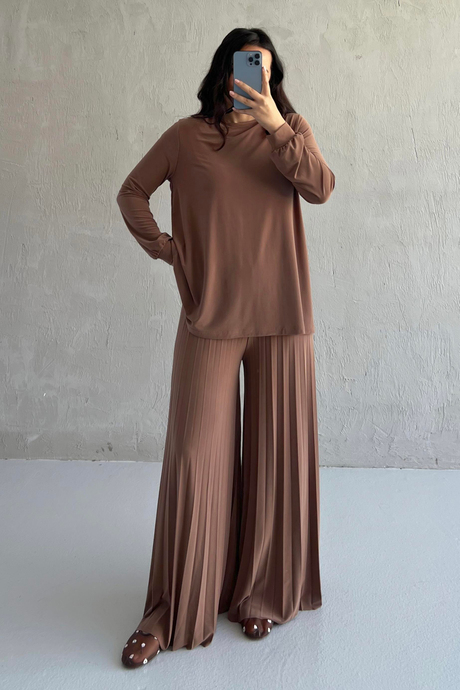 Piliseli Pantolonlu Sandy Takım Bej - Moda AlaPiliseli Pantolonlu Sandy Takım Bej