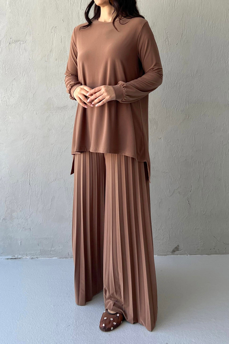 Piliseli Pantolonlu Sandy Takım Bej - Moda AlaPiliseli Pantolonlu Sandy Takım Bej
