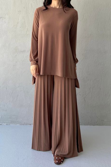 Piliseli Pantolonlu Sandy Takım Bej - Moda AlaPiliseli Pantolonlu Sandy Takım Bej