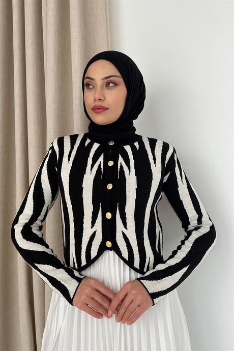 Vatkalı Düğmeli Hırka Siyah/Beyaz