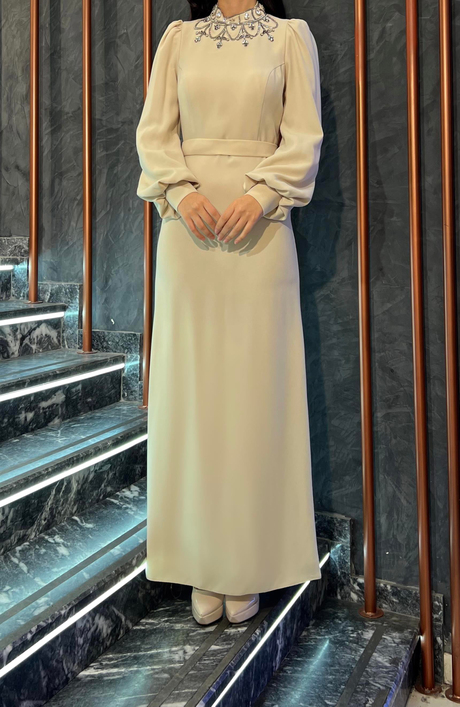 Yaka Taşlı Abiye Bej