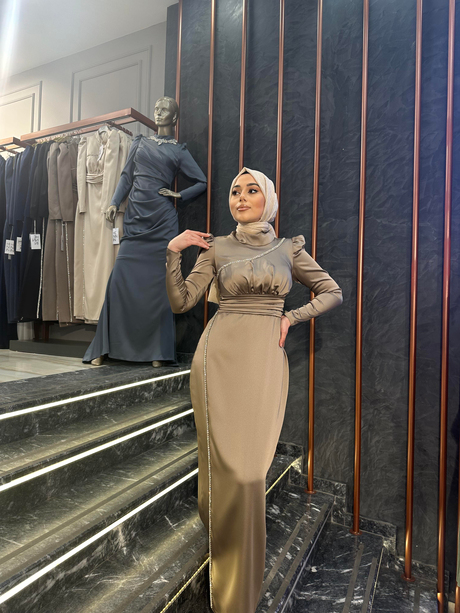 Yırtmacı Taşlı Saten Abiye Vizon