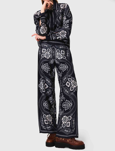 Şal Desenli Dökümlü Pantolon