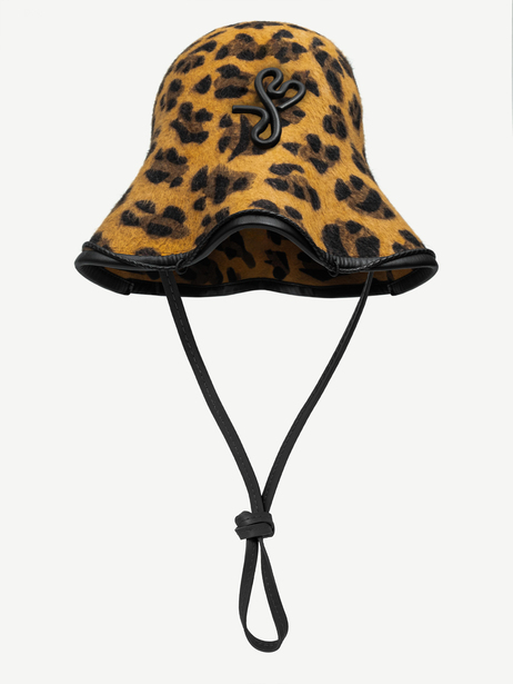 Leopar Desenli Deri Bağcıklı Şapka