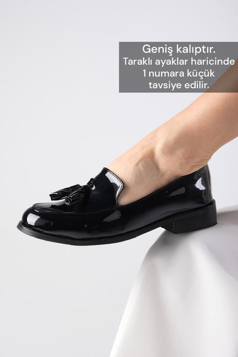 Iris Siyah Renk Rugan Püsküllü Loafer Ayakkabı