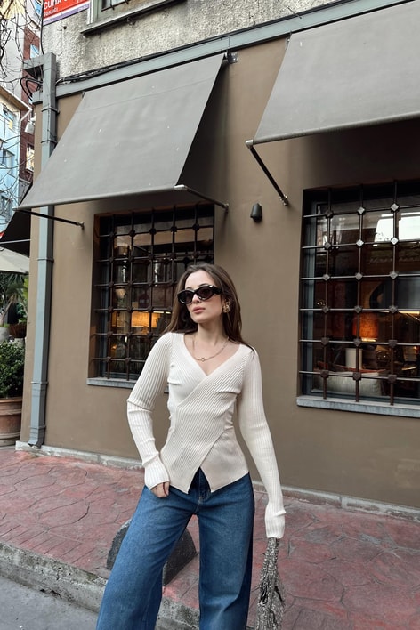 Çapraz Yaka Triko Bluz Bej