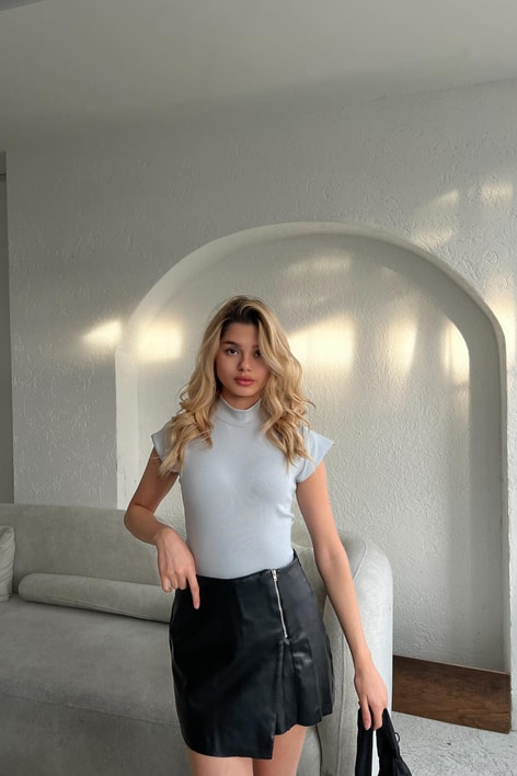 Dik Yaka Kısa Kollu Bluz Gri