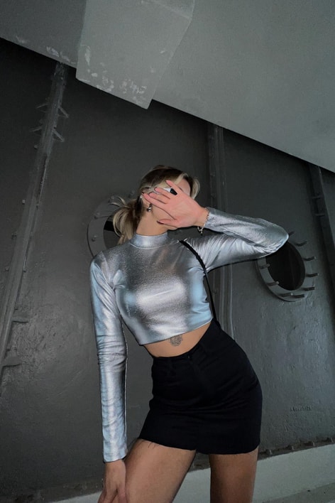 Dik Yaka Varaklı Bluz Gümüş