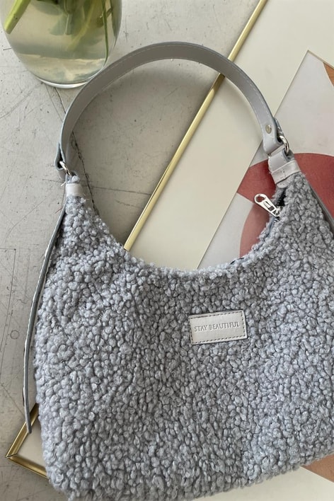 Tüylü Kol Çantası Gri