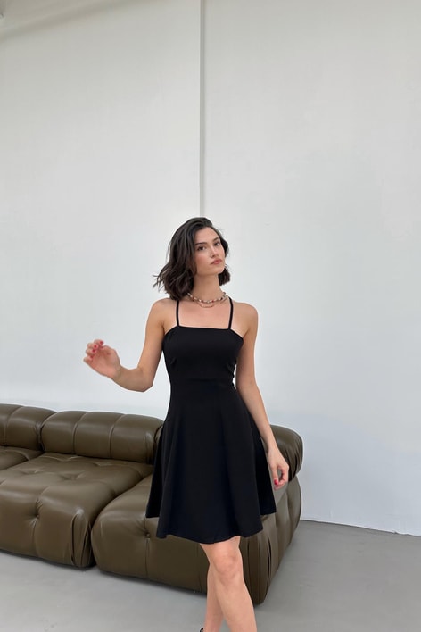 Çapraz Askılı Mini Elbise Siyah