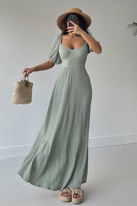 Sırt Dekolteli Gofre Elbise Çağla Yeşili