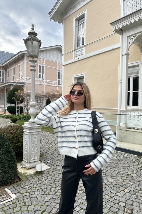 Gold Düğme Line Hırka Krem