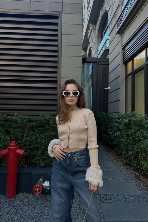 Tüy Kol Düğmeli Triko Hırka Bej