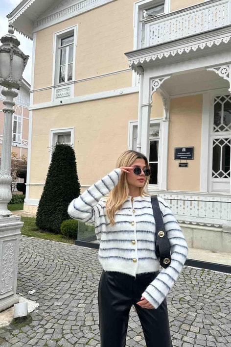 Yumoş Line Triko Hırka Krem