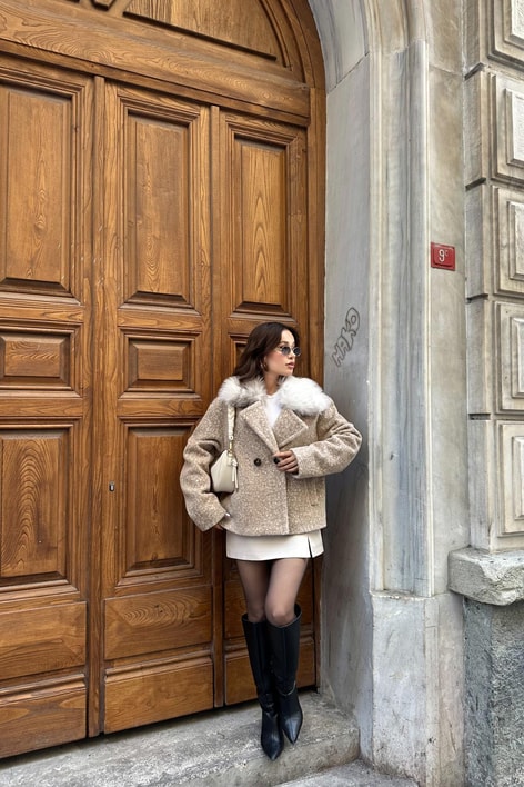 Yakası Kürklü Kaşe Kaban Vizon