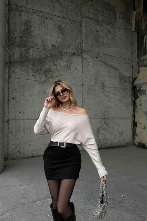 Kayık Yaka Asimetrik Bluz Taş