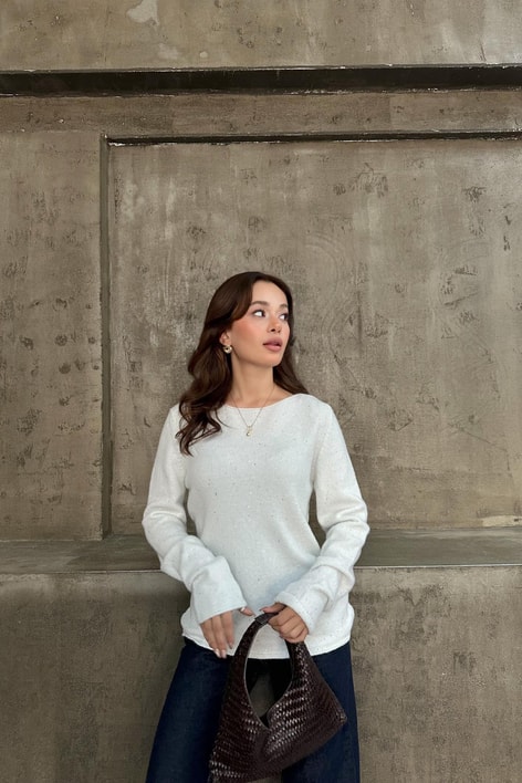 Kayık Yaka Pullu Simli Triko Kazak Beyaz