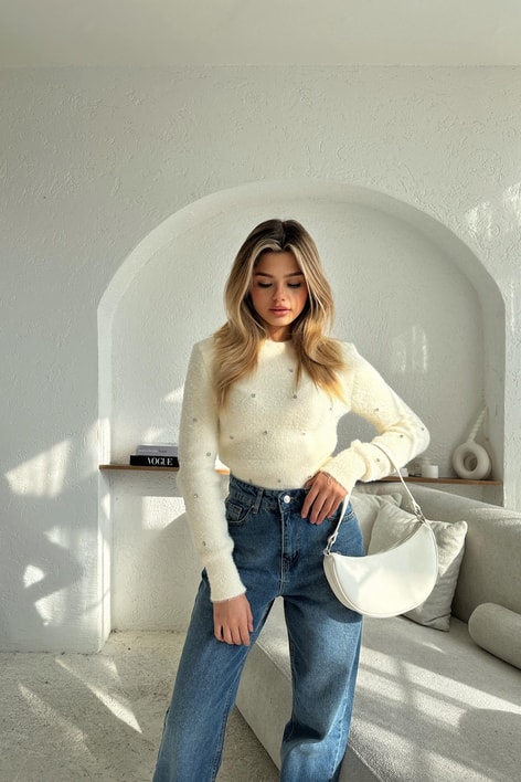 Taşlı Yumoş Kazak Krem