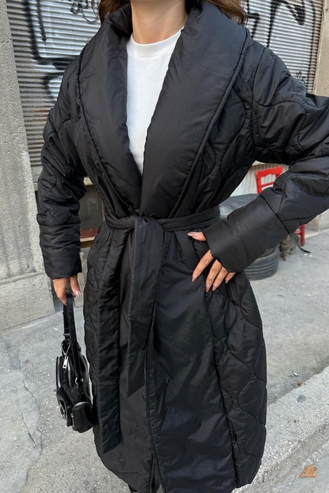 Kapitone Uzun Mont Siyah