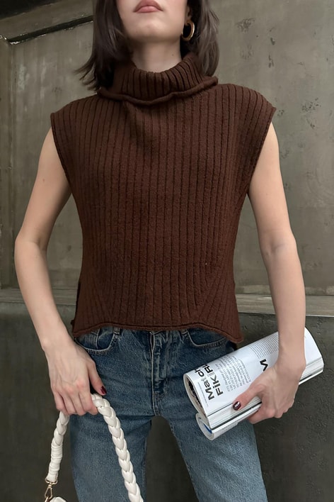 Balıkçı Yaka Yırtmaçlı Süveter Kahve