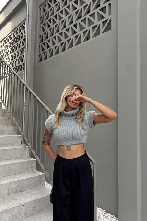 Boğazlı Crop Süveter Gri